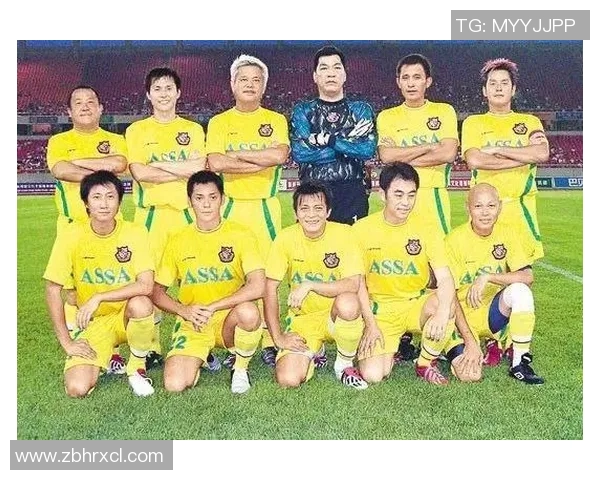 足球明星的奋斗历程与传奇人生简述